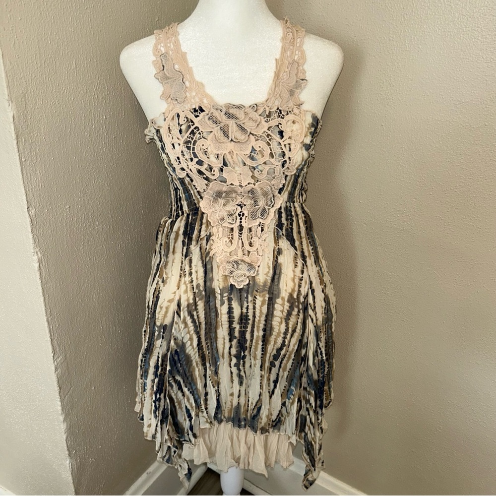 Ryu anthropologieBeige Lace-Front Tie-Dye Mini Dress
